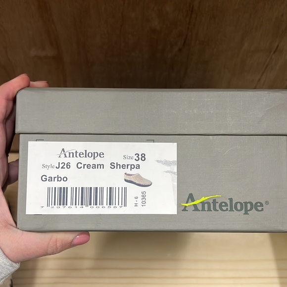 NEW! Antelope J26 Cream Sherpa Garbo - Picture 5 of 5